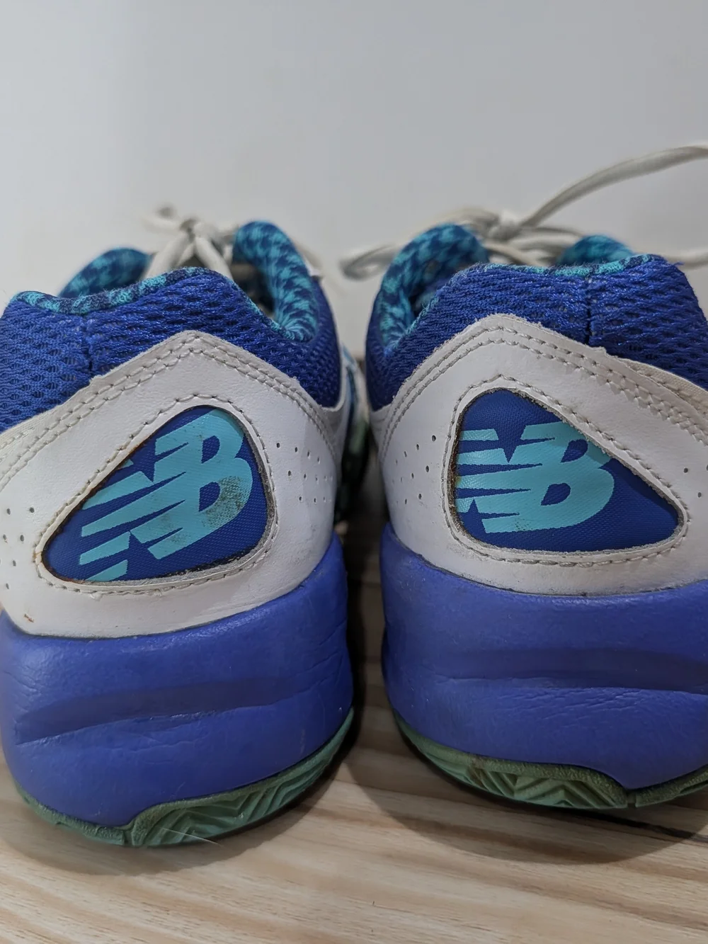 New Balance Women's Size 8 Tennis‎ Shoes White Purple Blue Athletic Sneakers